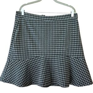 Classic Black and Gray Houndstooth Skirt